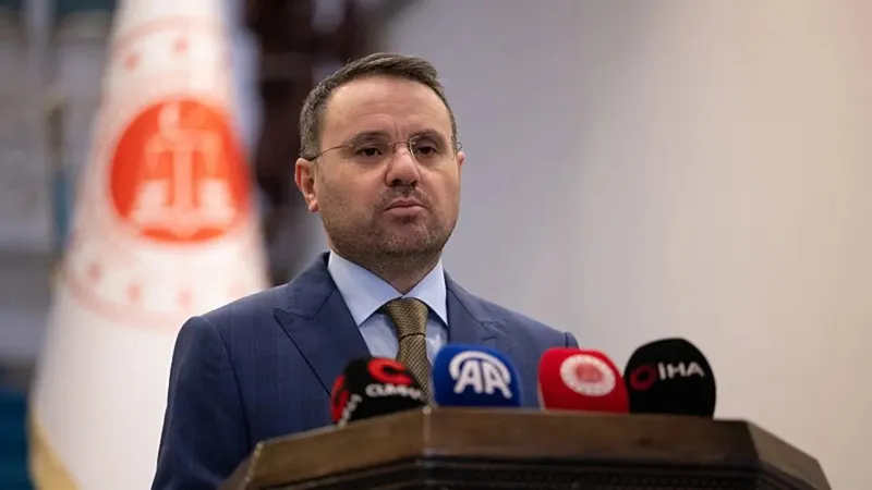 Akın Gürlek’ten “Ailem Güvende” açıklaması: 15 ilde 162 kişi, 9 dernek ve 13 işletmeye adli işlem